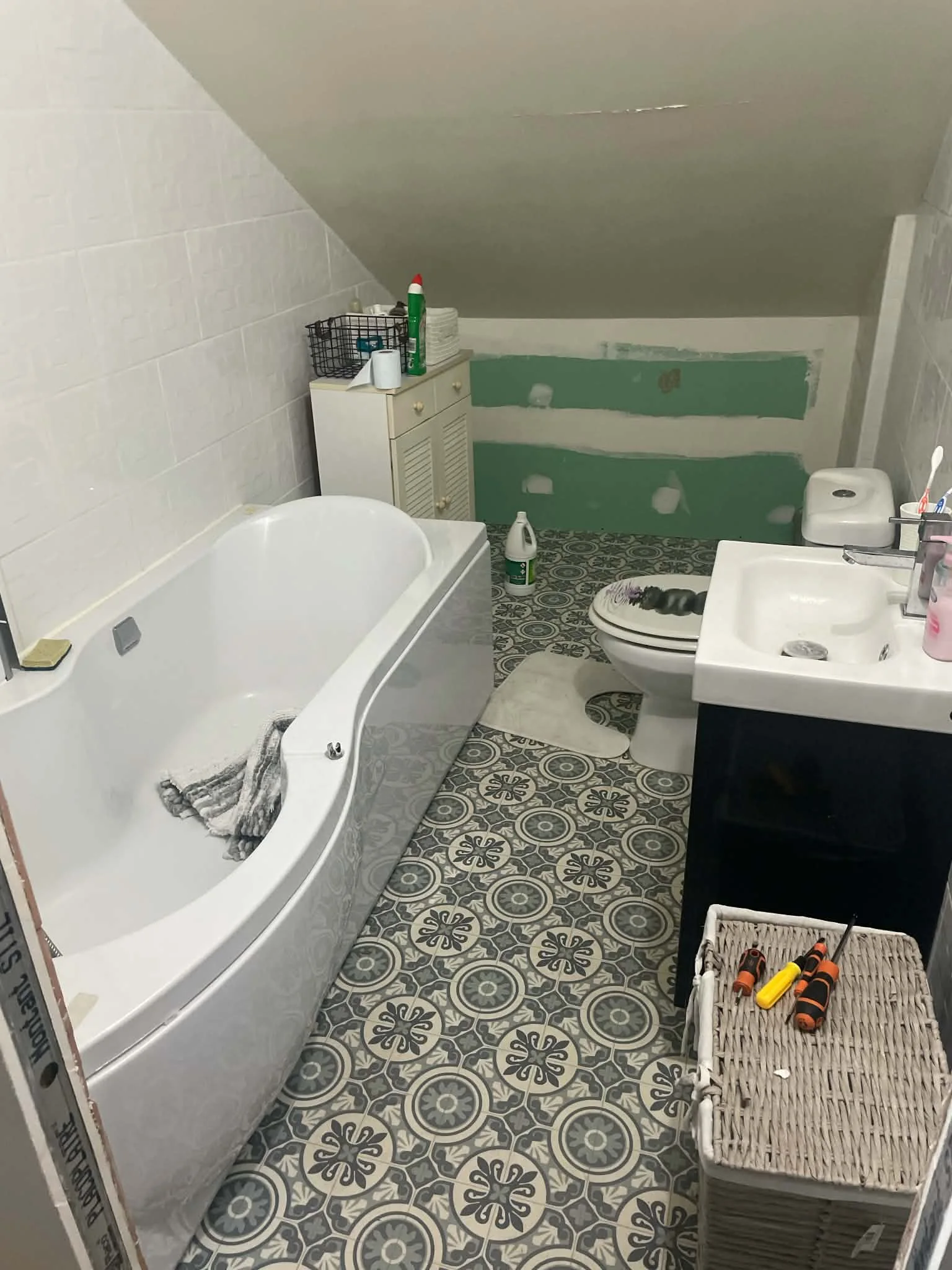 Salle de bain avant rénovation par Full Renov